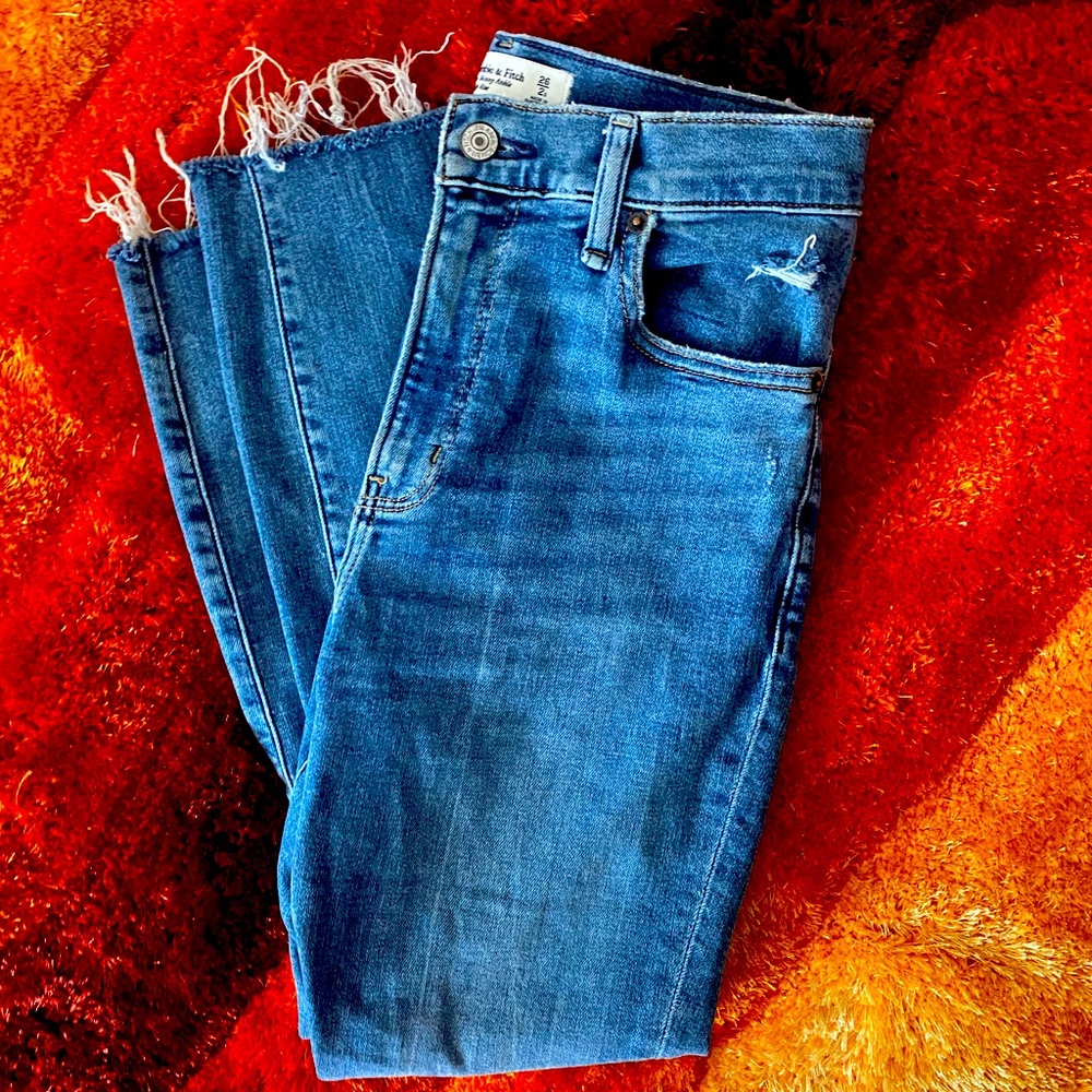 ABERCROMBIE SUPER SKINNY ANKLE HIGH RISE